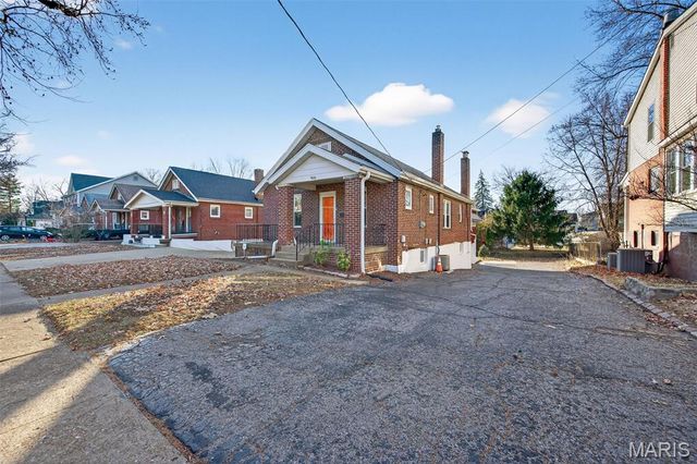 9010 Madge Avenue, Brentwood, MO 63144