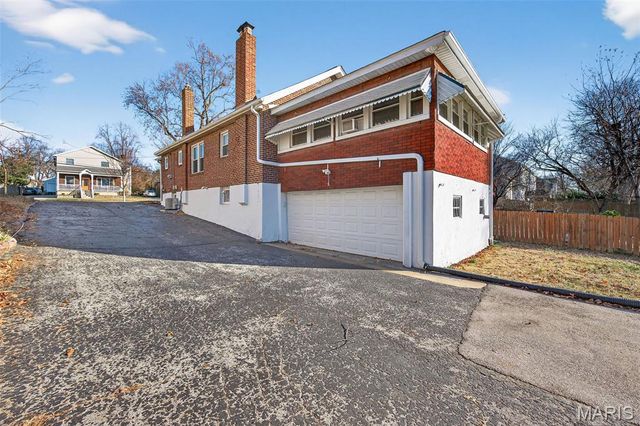 9010 Madge Avenue, Brentwood, MO 63144