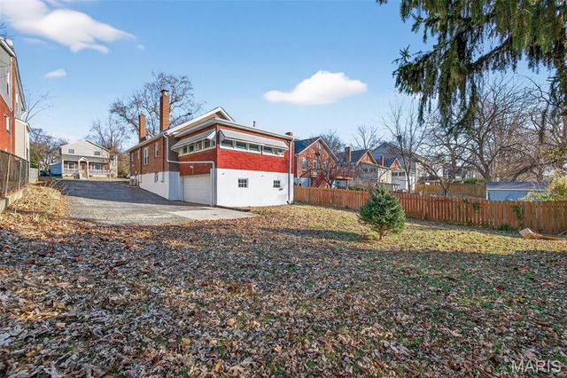 9010 Madge Avenue, Brentwood, MO 63144