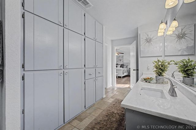 5328 Monroe Road, Kingston, OK 73439