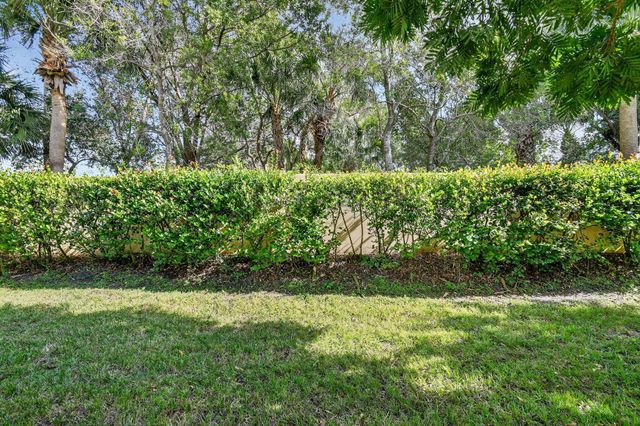 10024 Armani Drive, Boynton Beach, FL 33437