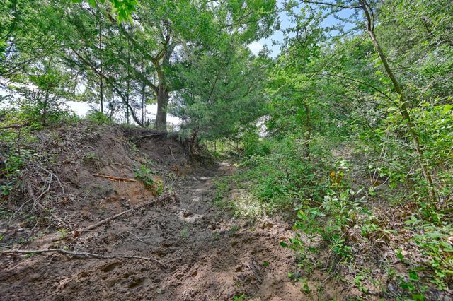 8566 Equestrian Lane, Washington, TX 77880