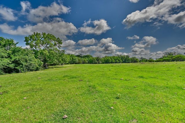 8566 Equestrian Lane, Washington, TX 77880
