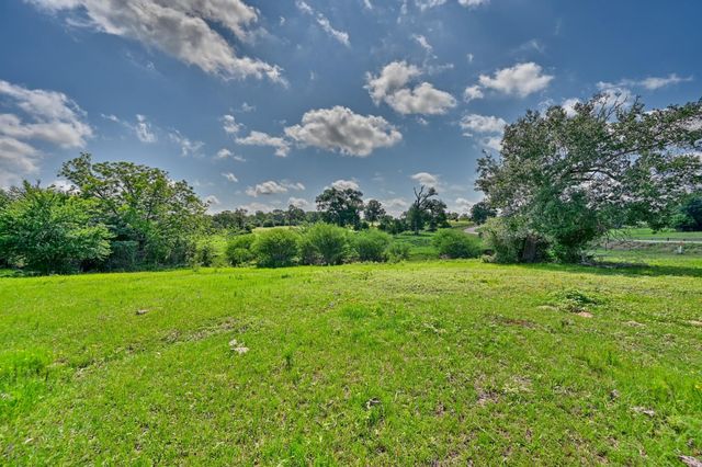 8566 Equestrian Lane, Washington, TX 77880