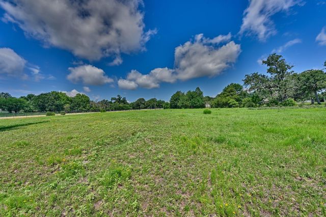 8566 Equestrian Lane, Washington, TX 77880