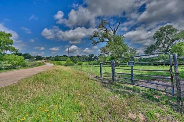 8566 Equestrian Lane, Washington, TX 77880