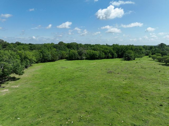 8566 Equestrian Lane, Washington, TX 77880