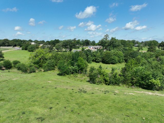 8566 Equestrian Lane, Washington, TX 77880
