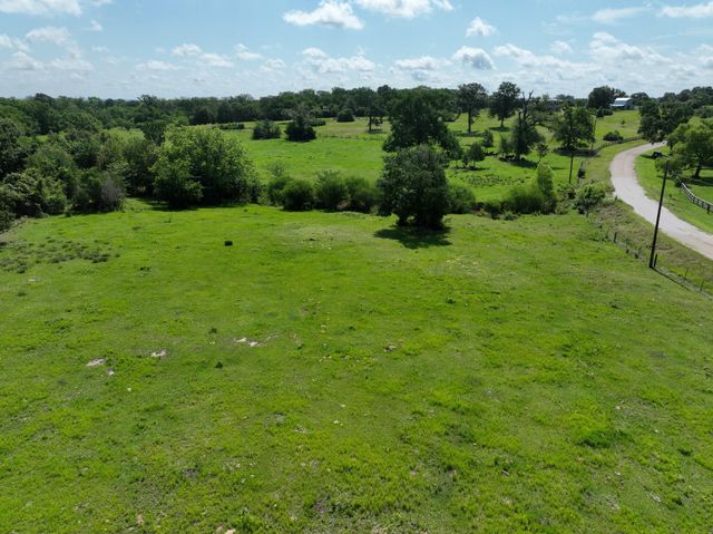 8566 Equestrian Lane, Washington, TX 77880