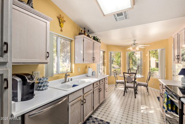 19420 N WESTBROOK Parkway 529, Peoria, AZ 85382