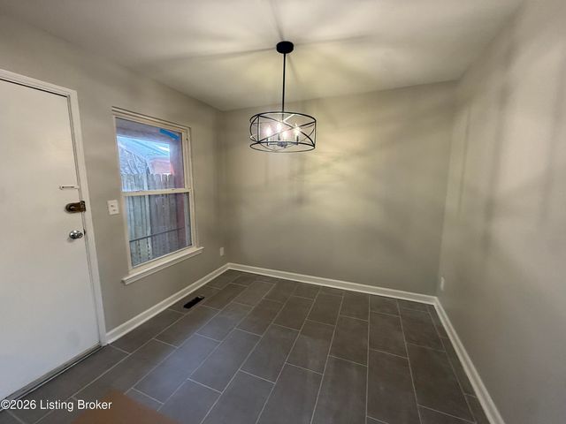 2811 Bexley Ct, Louisville, KY 40206