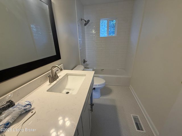 2811 Bexley Ct, Louisville, KY 40206