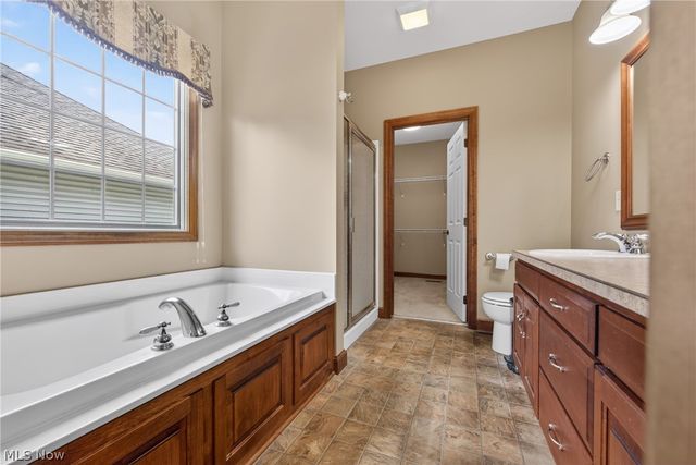 734 Homestead Pointe Drive, Orrville, OH 44667
