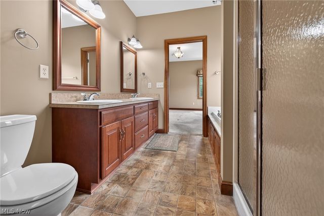 734 Homestead Pointe Drive, Orrville, OH 44667