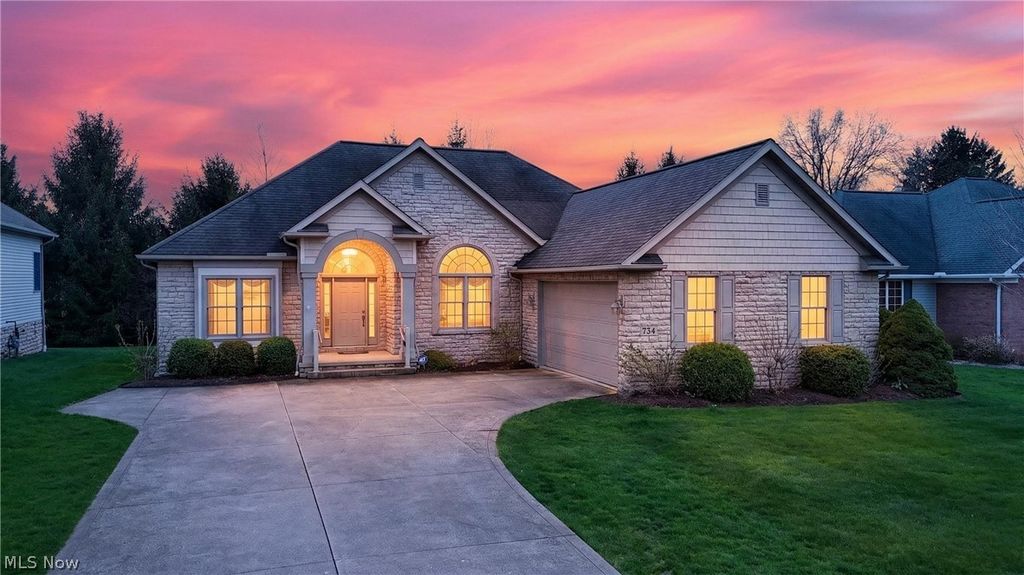 734 Homestead Pointe Drive, Orrville, OH 44667