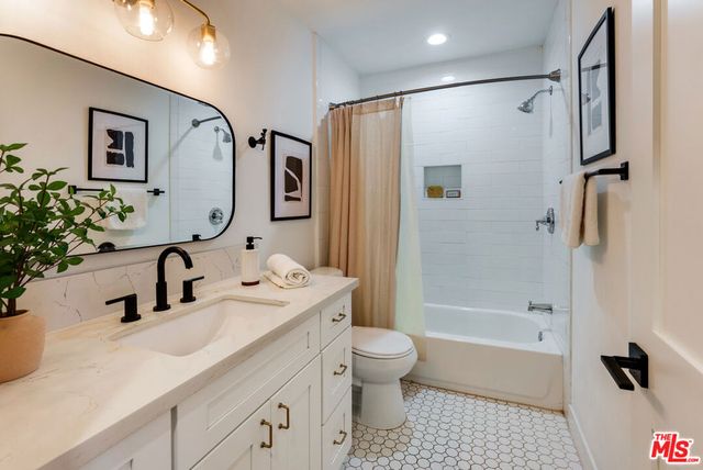 1741 S Spaulding Avenue, Los Angeles, CA 90019