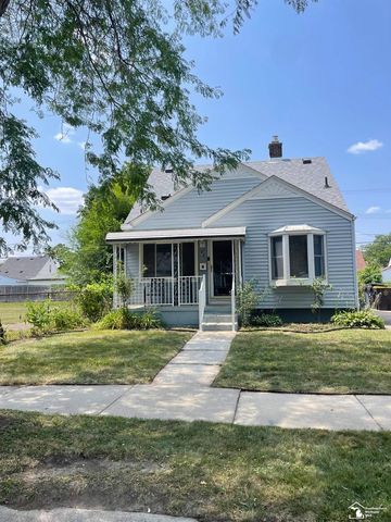 42 Cleveland Street, Trenton, MI 48183