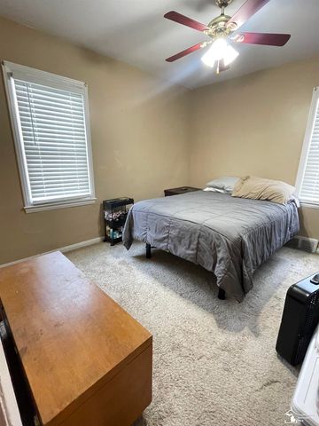 42 Cleveland Street, Trenton, MI 48183