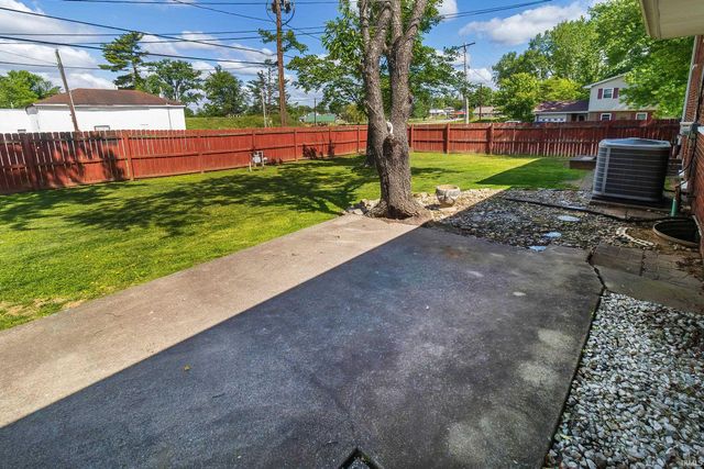 1017 Forrest Avenue, Boonville, IN 47601