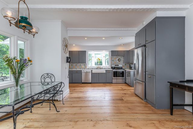 202 Buckwheat Bridge, Germantown, NY 12526