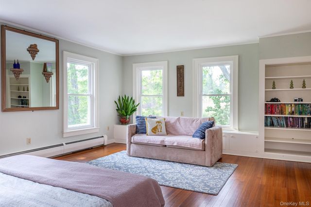 202 Buckwheat Bridge, Germantown, NY 12526