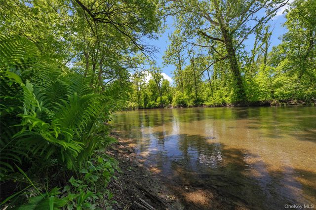 202 Buckwheat Bridge, Germantown, NY 12526