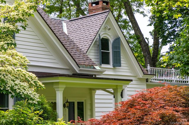 202 Buckwheat Bridge, Germantown, NY 12526