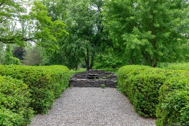 202 Buckwheat Bridge, Germantown, NY 12526