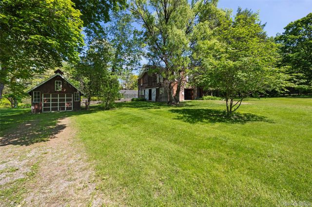 202 Buckwheat Bridge, Germantown, NY 12526