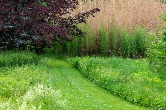 202 Buckwheat Bridge, Germantown, NY 12526