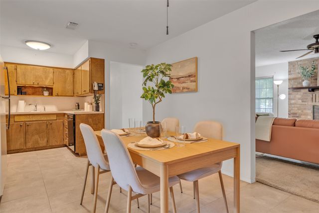 301 Dee Lane, Arlington, TX 76011