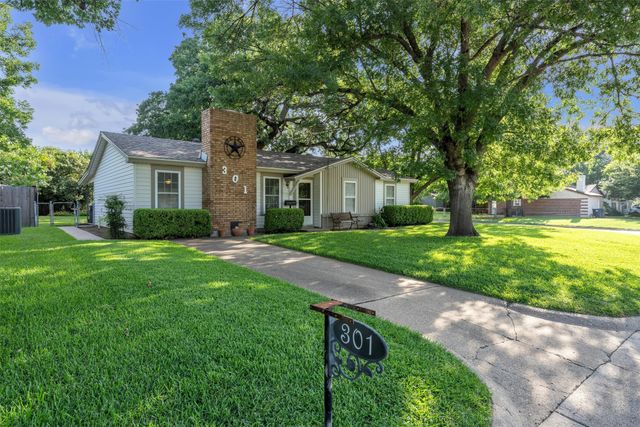 301 Dee Lane, Arlington, TX 76011