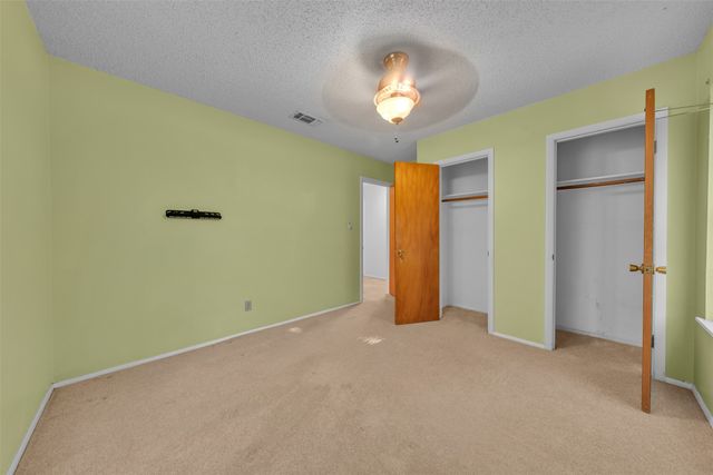 301 Dee Lane, Arlington, TX 76011