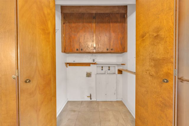 301 Dee Lane, Arlington, TX 76011