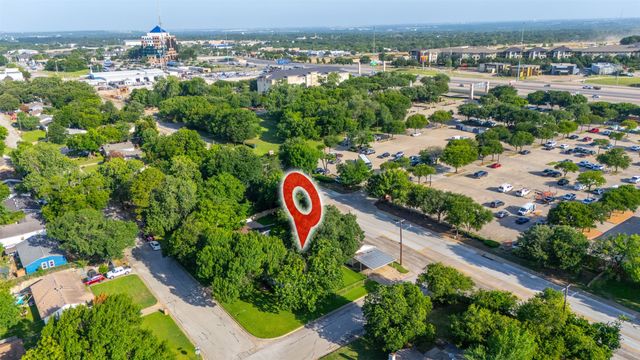 301 Dee Lane, Arlington, TX 76011