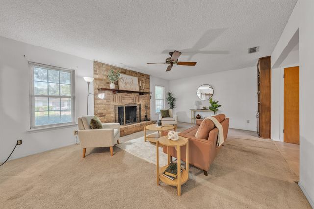 301 Dee Lane, Arlington, TX 76011