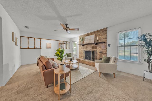 301 Dee Lane, Arlington, TX 76011