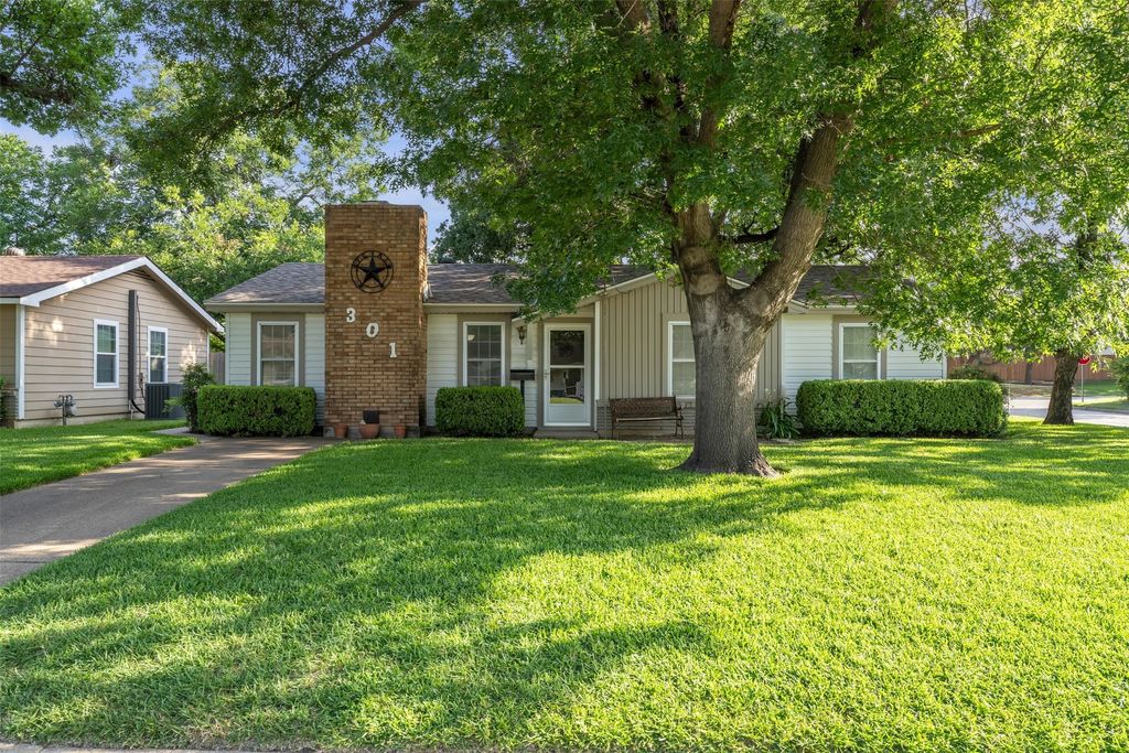 301 Dee Lane, Arlington, TX 76011