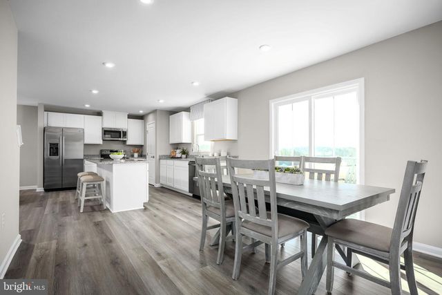 41 EAGLE DR, Gettysburg, PA 17325