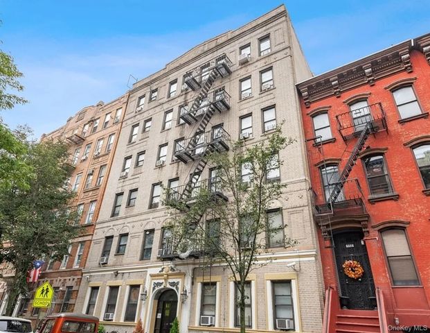 154 S 3rd Street 3, Brooklyn, NY 11211