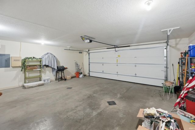 11817 Butternut Cove, Leo, IN 46765
