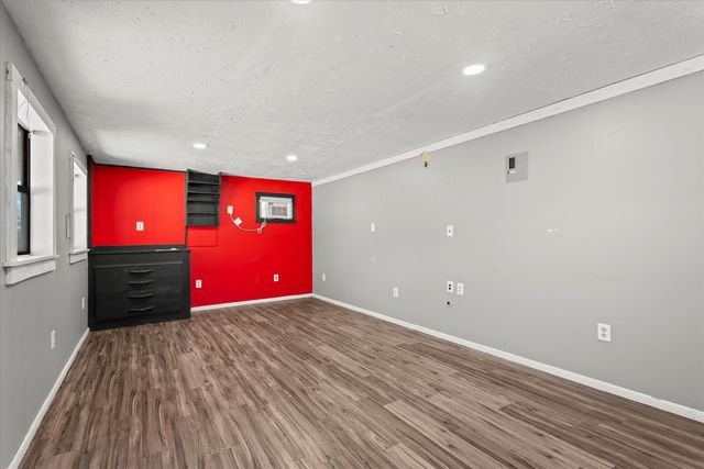 406 Poplar Street, Levelland, TX 79336