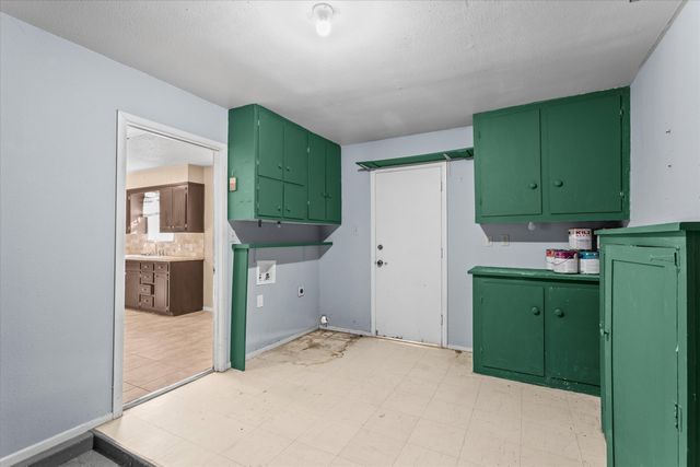 406 Poplar Street, Levelland, TX 79336