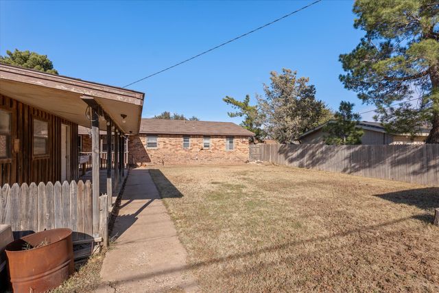 406 Poplar Street, Levelland, TX 79336