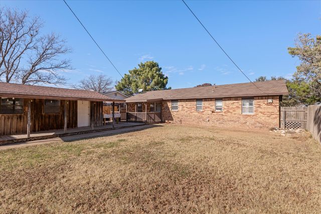 406 Poplar Street, Levelland, TX 79336