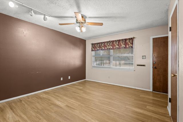 406 Poplar Street, Levelland, TX 79336