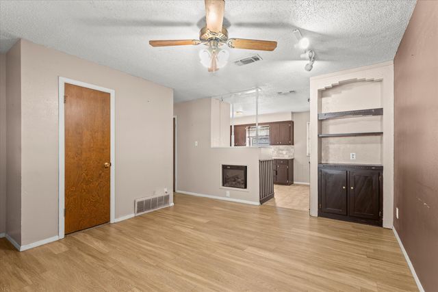 406 Poplar Street, Levelland, TX 79336