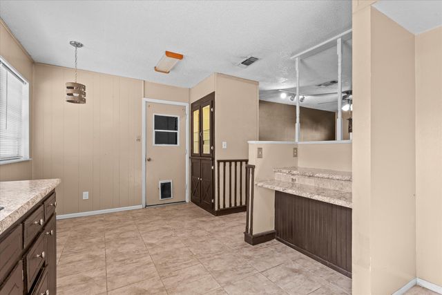 406 Poplar Street, Levelland, TX 79336