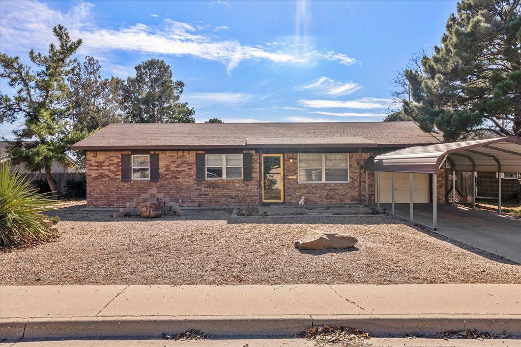 406 Poplar Street, Levelland, TX 79336