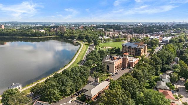 2430 Beacon St 105, Boston, MA 02467
